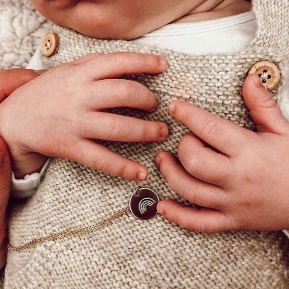 “Somewhere Over the Rainbow” Minimal CharmNecklace - Picture 4 of 10